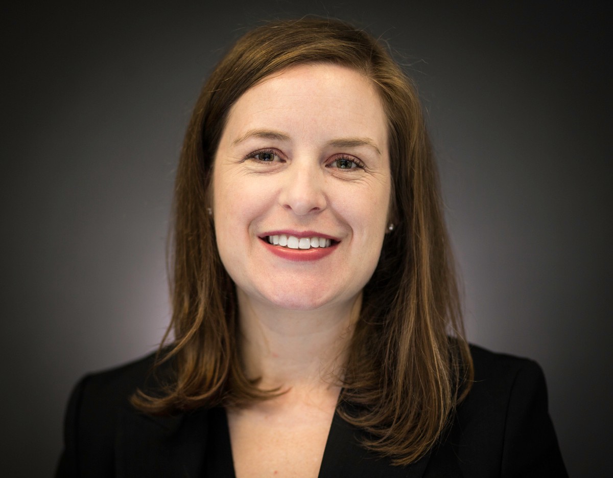 Headshot of Elizabeth Hardy