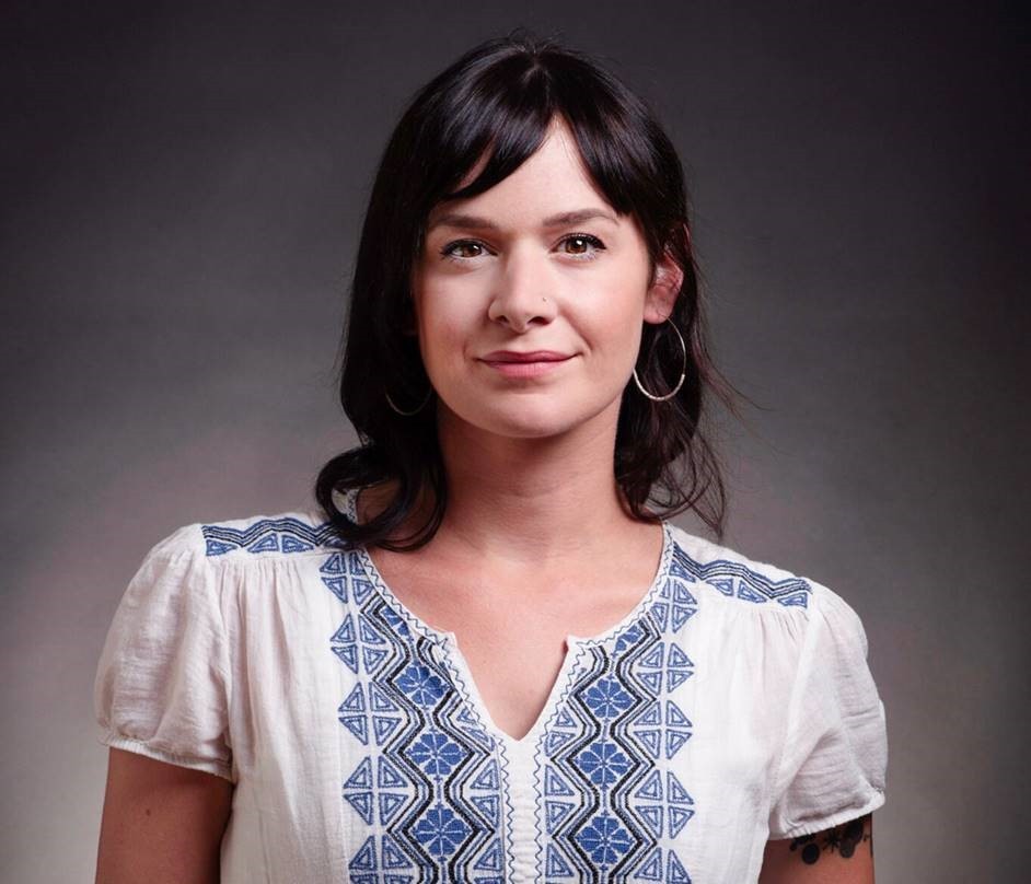 Headshot of Laurie Bennett