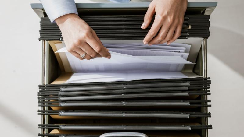 classement des documents dans un cabinet